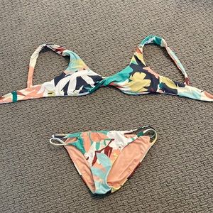 O’Neill bathing suit set size small